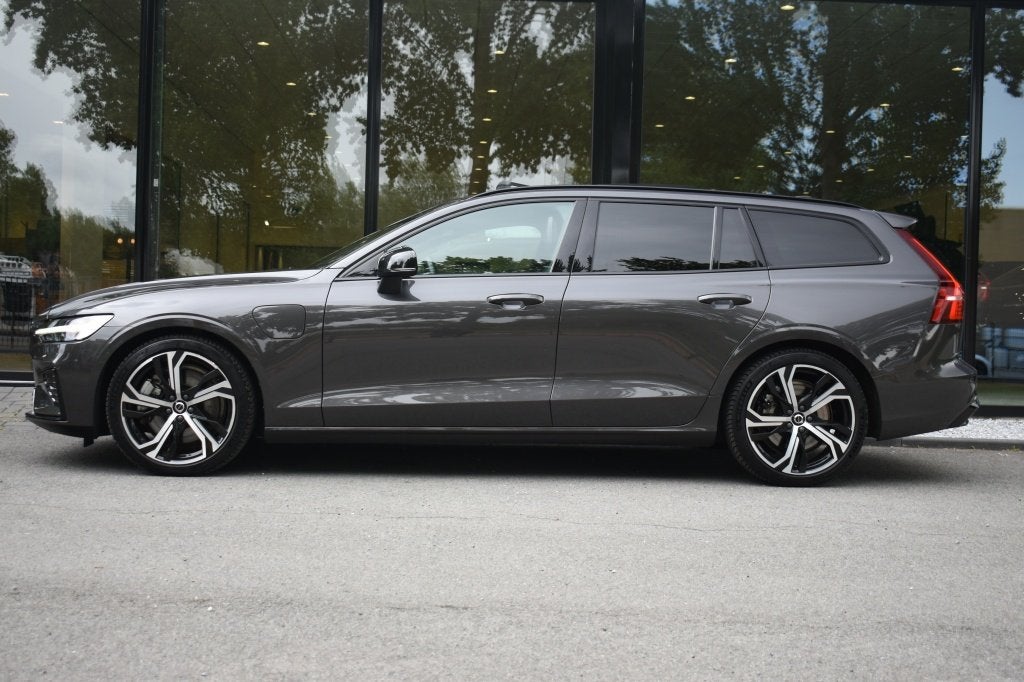 Volvo V60 T6 350pk AWD Plus Dark | Climate | Schuifdak | Har, Auto's, Automaat, Gebruikt, 4 cilinders, 24 maanden
