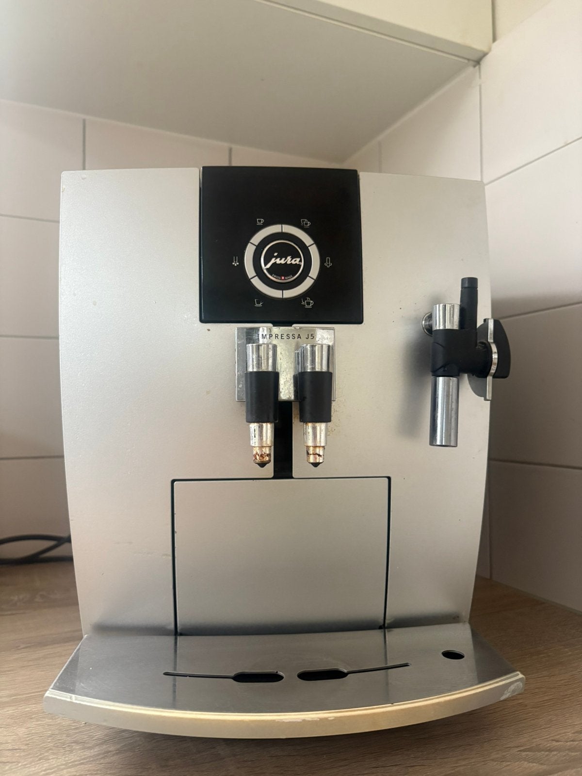 Jura j5 koffiemachine, 10 kopjes of meer, Ophalen, Zo goed als nieuw, Koffiemachine