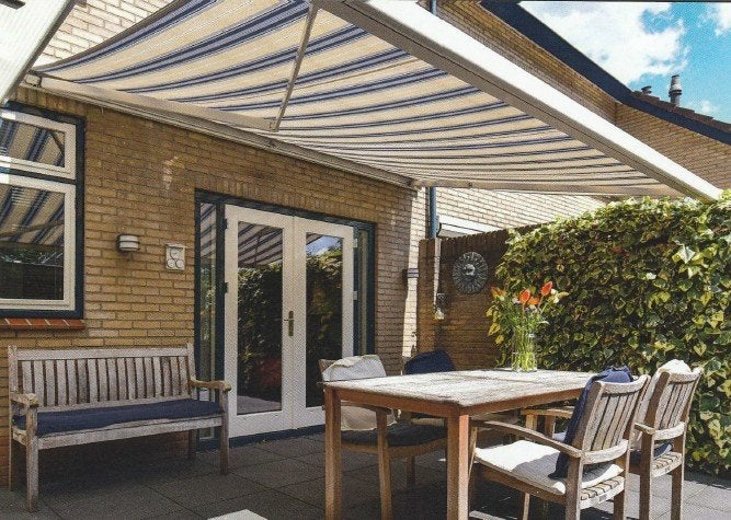 Elektrisch zonnescherm 425cm breed,+-400cm uitval, blauw/wit, Ophalen, Gebruikt