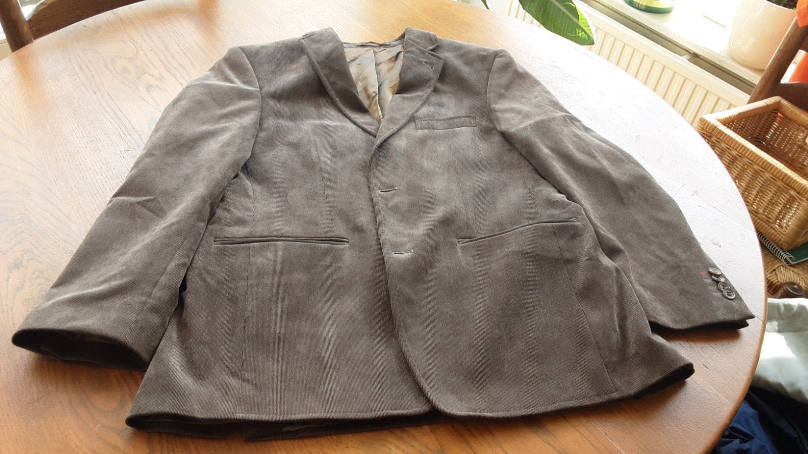 Stijlvolle corduroy blazer van Van Tilburg, Kleding | Heren, Kostuums en Colberts, Bruin, Ophalen of Verzenden, Zo goed als nieuw