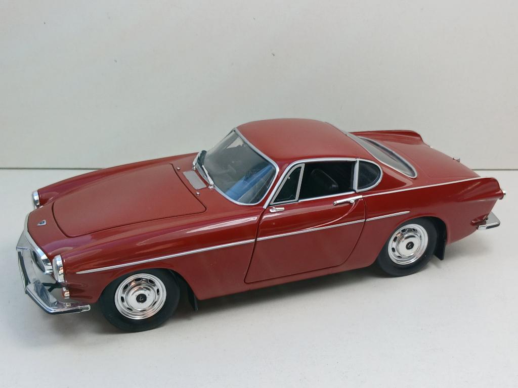 minichamps 1/18 volvo p1800s, Hobby en Vrije tijd, Modelauto's | 1:18, Ophalen of Verzenden, Zo goed als nieuw, Bburago