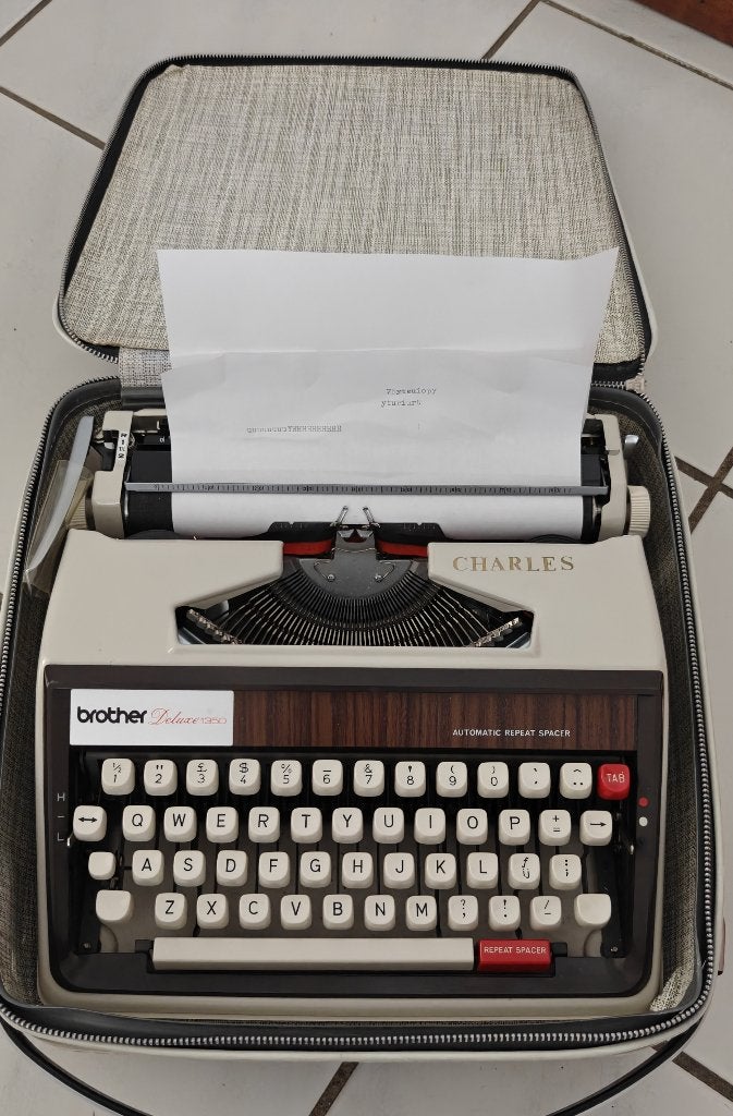 Brother Deluxe vintage typemachine 1350 in koffer jaren 70, Diversen, Ophalen, Gebruikt