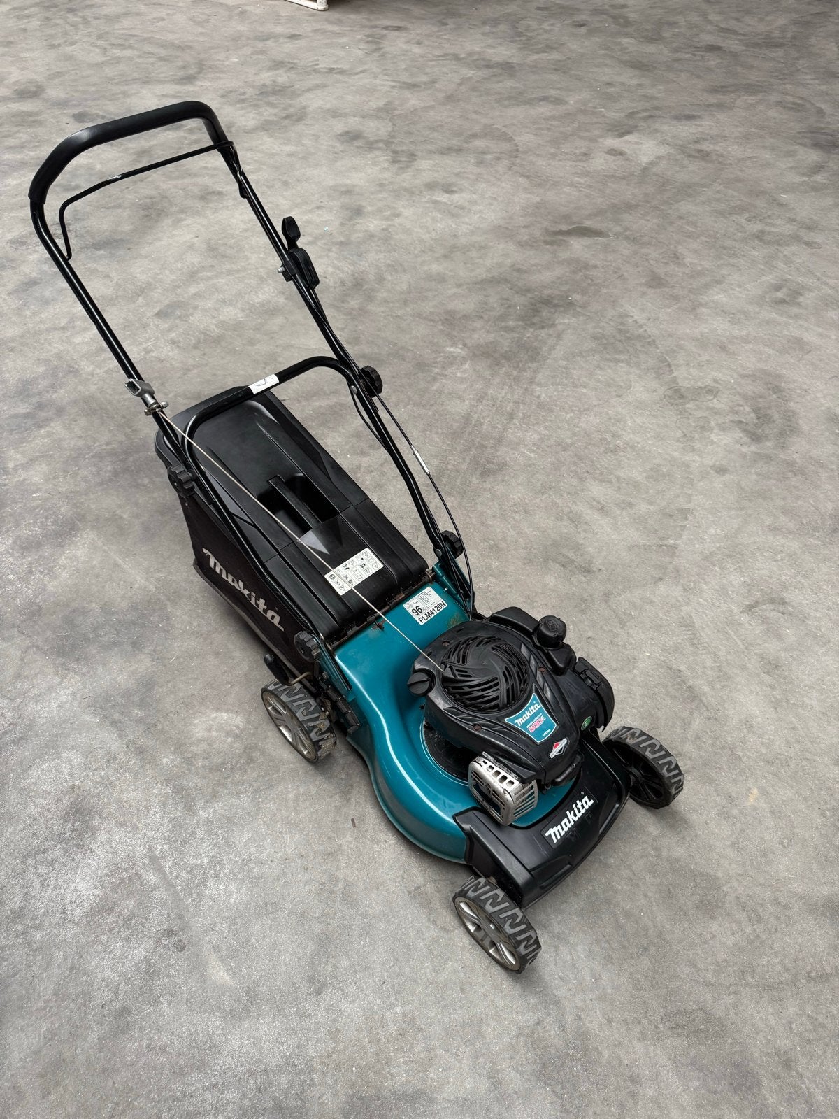 Makita PLM4120N Benzine Grasmaaier - 140cc Briggs & Stratton, Cirkelmaaier, Gebruikt, Ophalen of Verzenden, 40 t/m 49 cm
