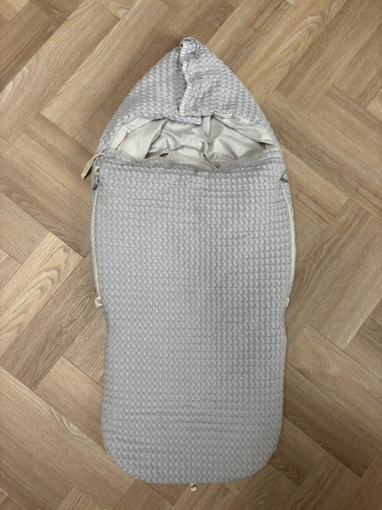 Koeka voetenzak baby grijs buggy kinderwagen hoes slaapzak, Kinderen en Baby's, Dekens, Slaapzakjes en Inbakerproducten, Gebruikt