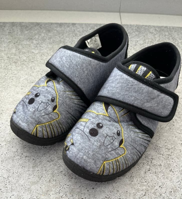 NIEUW Pokémon pantoffels mt 32, Jongen of Meisje, Overige typen, Nieuw, Ophalen of Verzenden