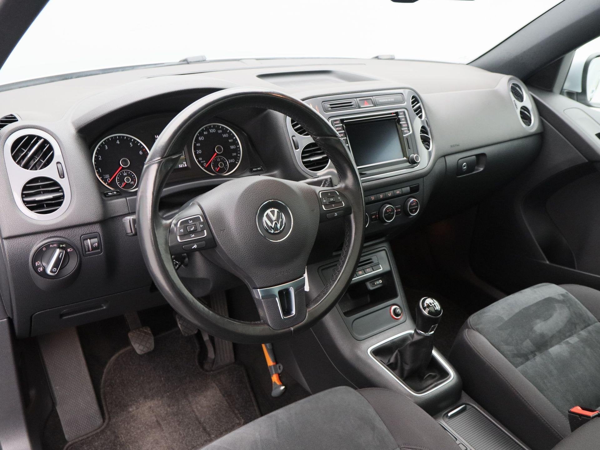 Volkswagen Tiguan 1.4 TSi R-Line Edition 125 Pk | Panoramada, Auto's, Volkswagen, Voorwielaandrijving, 125 pk, Gebruikt, 4 cilinders