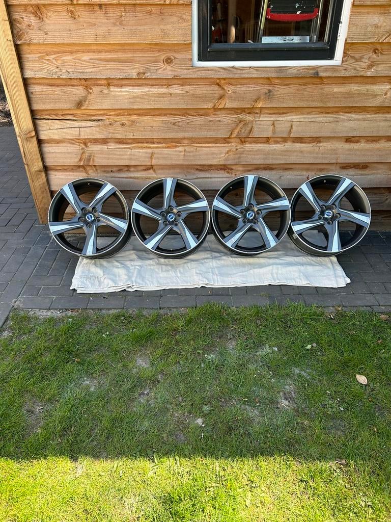 18 Inch Volvo Ixion Velgen, Ophalen, Gebruikt