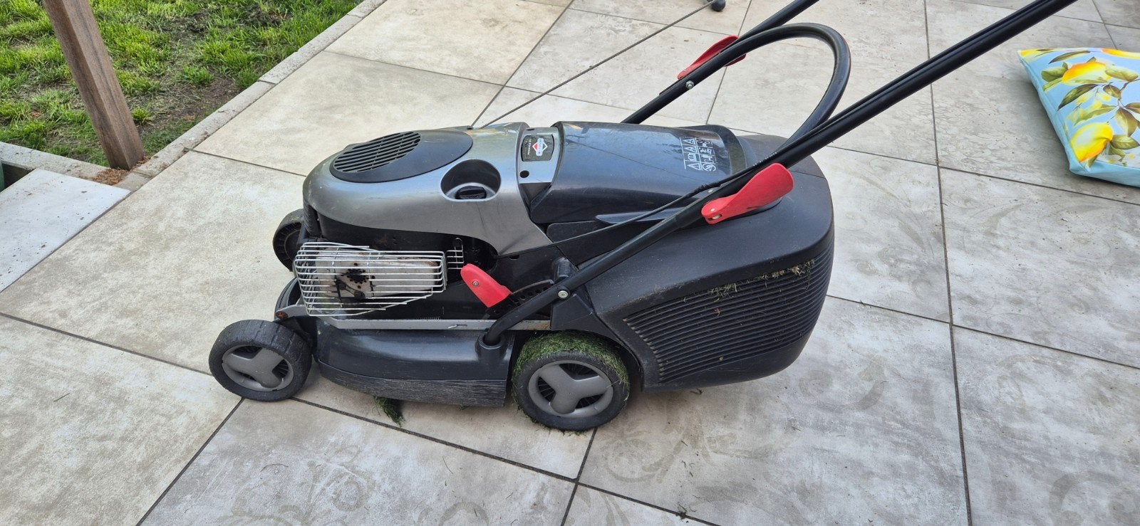 Briggs and Stratton benzinegrasmaaier, Ophalen, Cirkelmaaier, Gebruikt, Benzine-grasmaaier