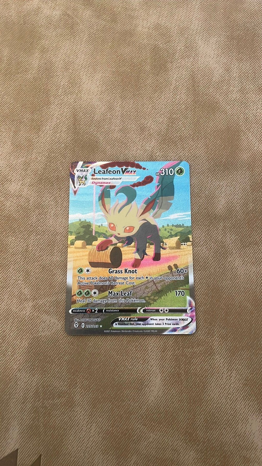 Leafeon Vmax #205, Hobby en Vrije tijd, Verzamelkaartspellen | Pokémon, Ophalen of Verzenden, Zo goed als nieuw