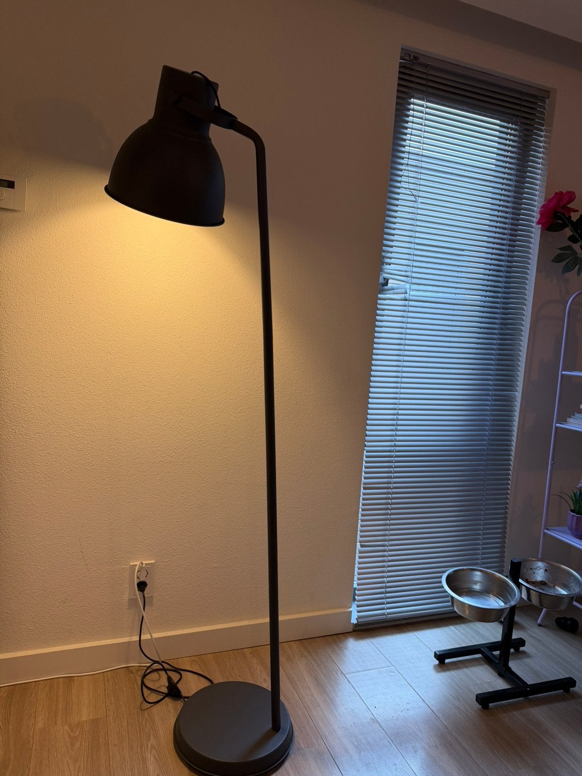 Foto 8 van IKEA HEKTAR staande industriële lamp