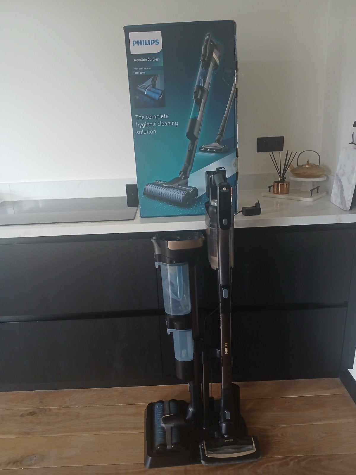 Zeer krachtige Philips AquaTrio 3 in 1, Philips, Zo goed als nieuw, Draadloos, Reservoir