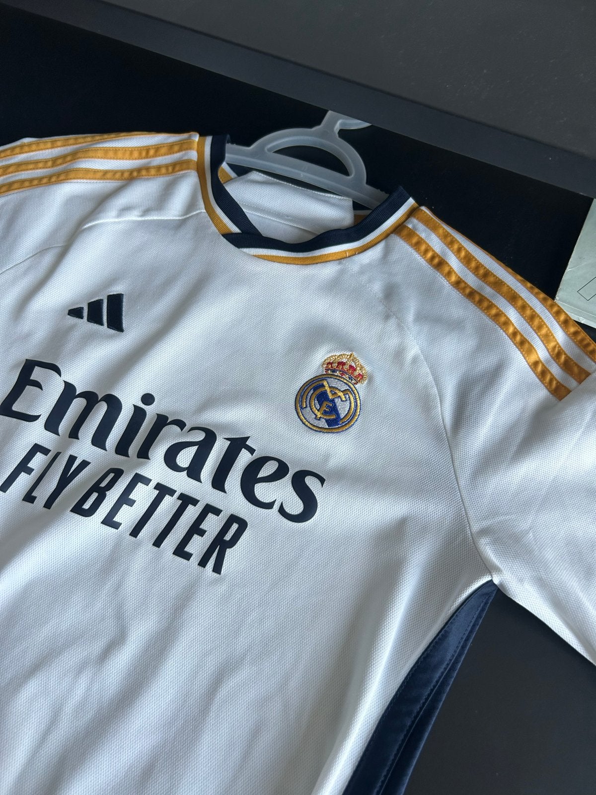 Real Madrid La Liga 2023/24 Vinicius Jr. Shirt Maat 164, Ophalen of Verzenden, Zo goed als nieuw, Jongen, Shirt of Longsleeve