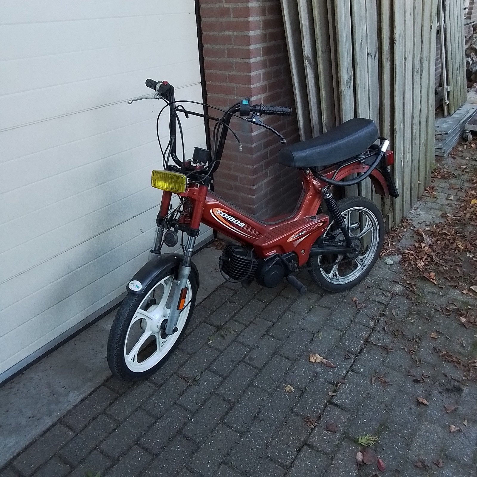 Tomos Luxe 50cc - geel kenteken, Fietsen en Brommers, Ophalen, Gebruikt, Overige modellen, Maximaal 45 km/u