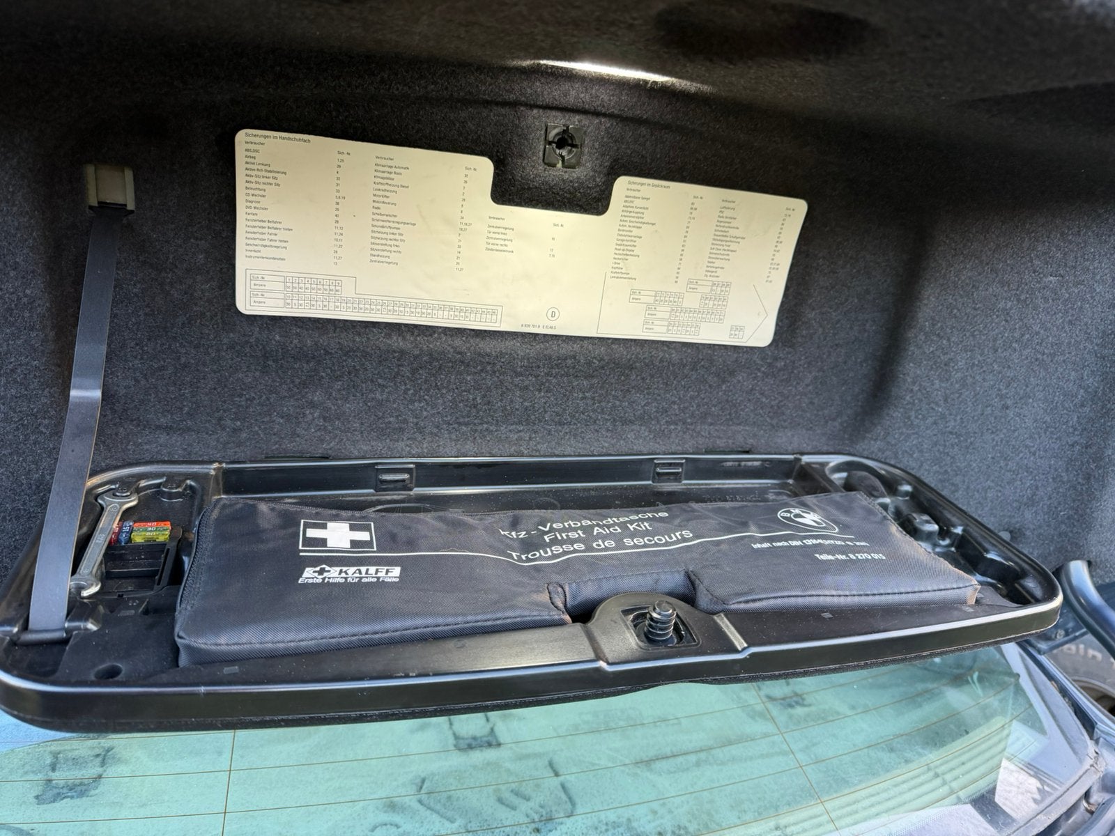 Originele gereedschapsset te koop bmw 5 serie e60 e61, Ophalen of Verzenden, Zo goed als nieuw