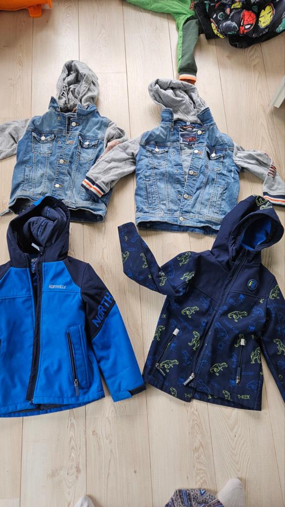 Spijkerjas en regenjas, Kinderen en Baby's, Kinderkleding | Maat 128, Ophalen of Verzenden, Jongen of Meisje, Jas