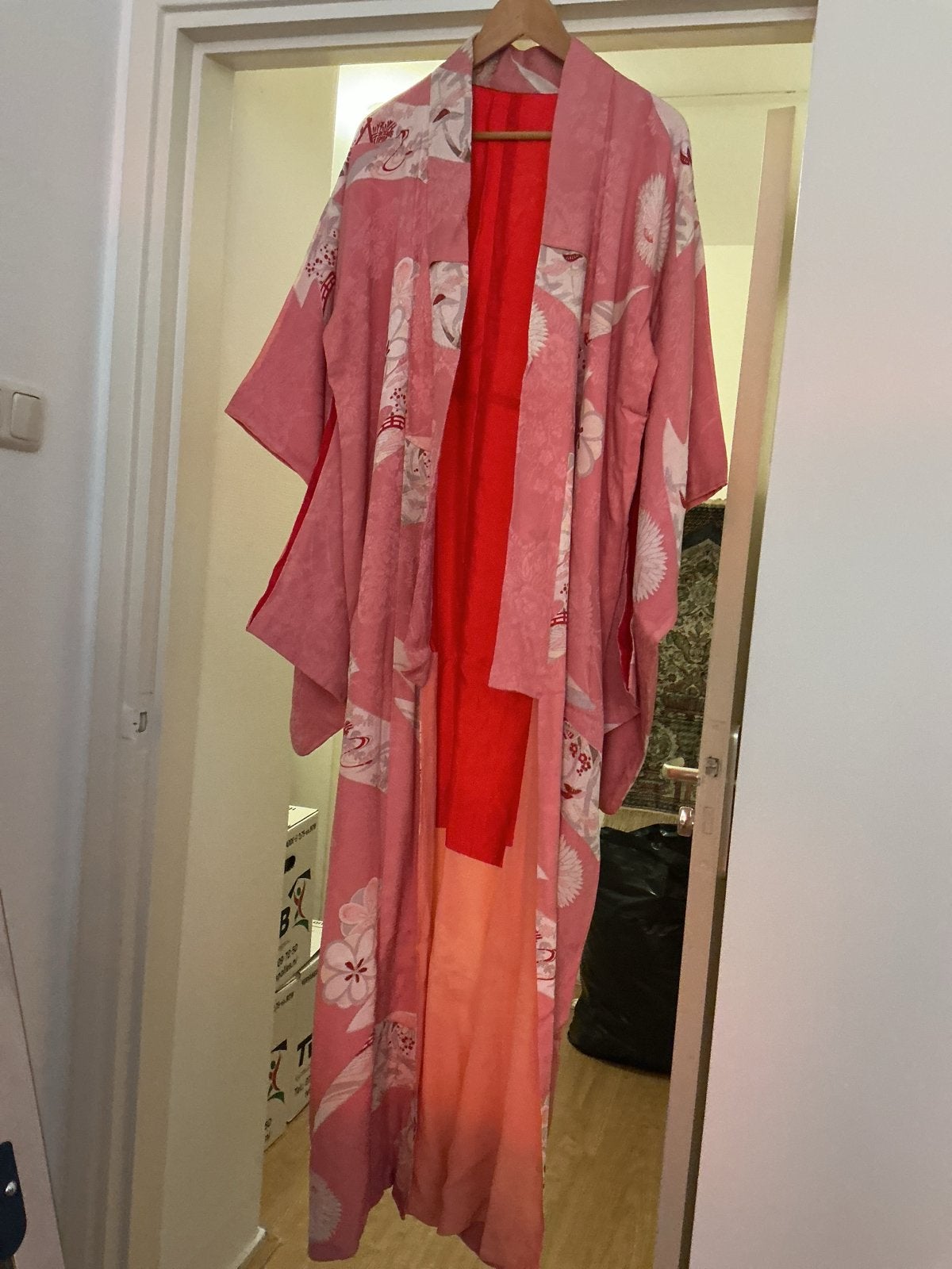 Japanse Roze en paarse Kimono met Bloemenprint a 50€, Ophalen, Maat 42/44 (L), Roze, Gedragen