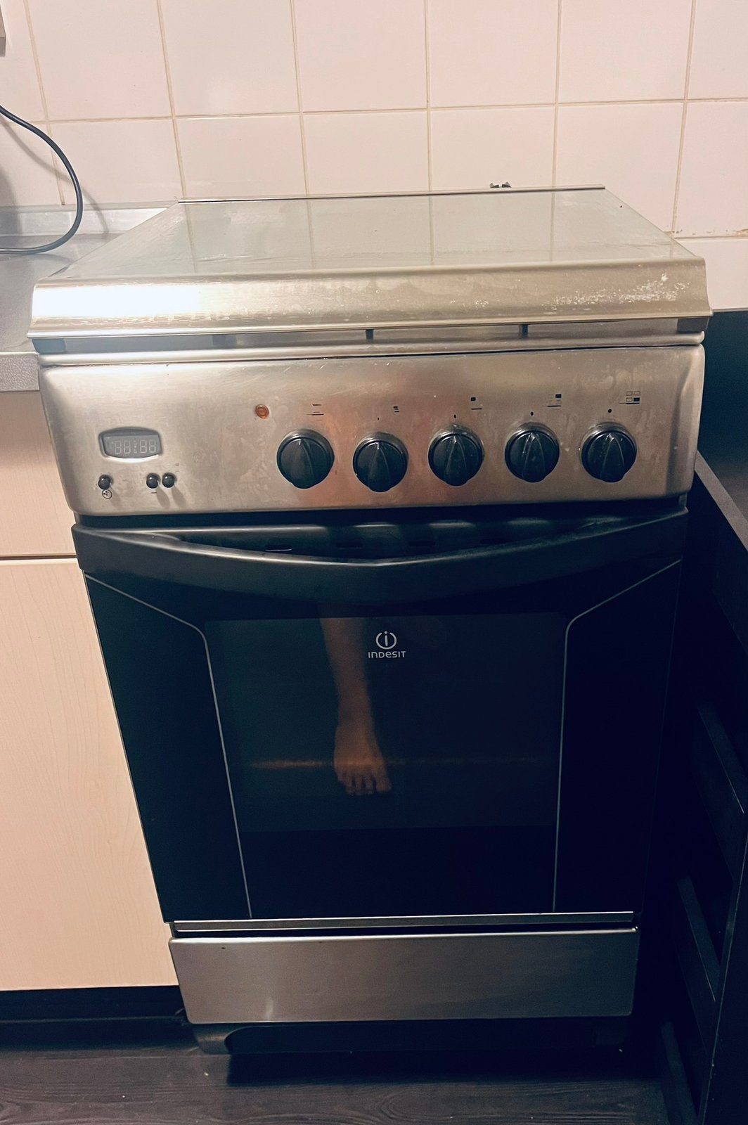 Vrijstaand gasfornuis met oven en afzuigkap, Witgoed en Apparatuur, Ophalen, Gebruikt, 4 kookzones, Gas
