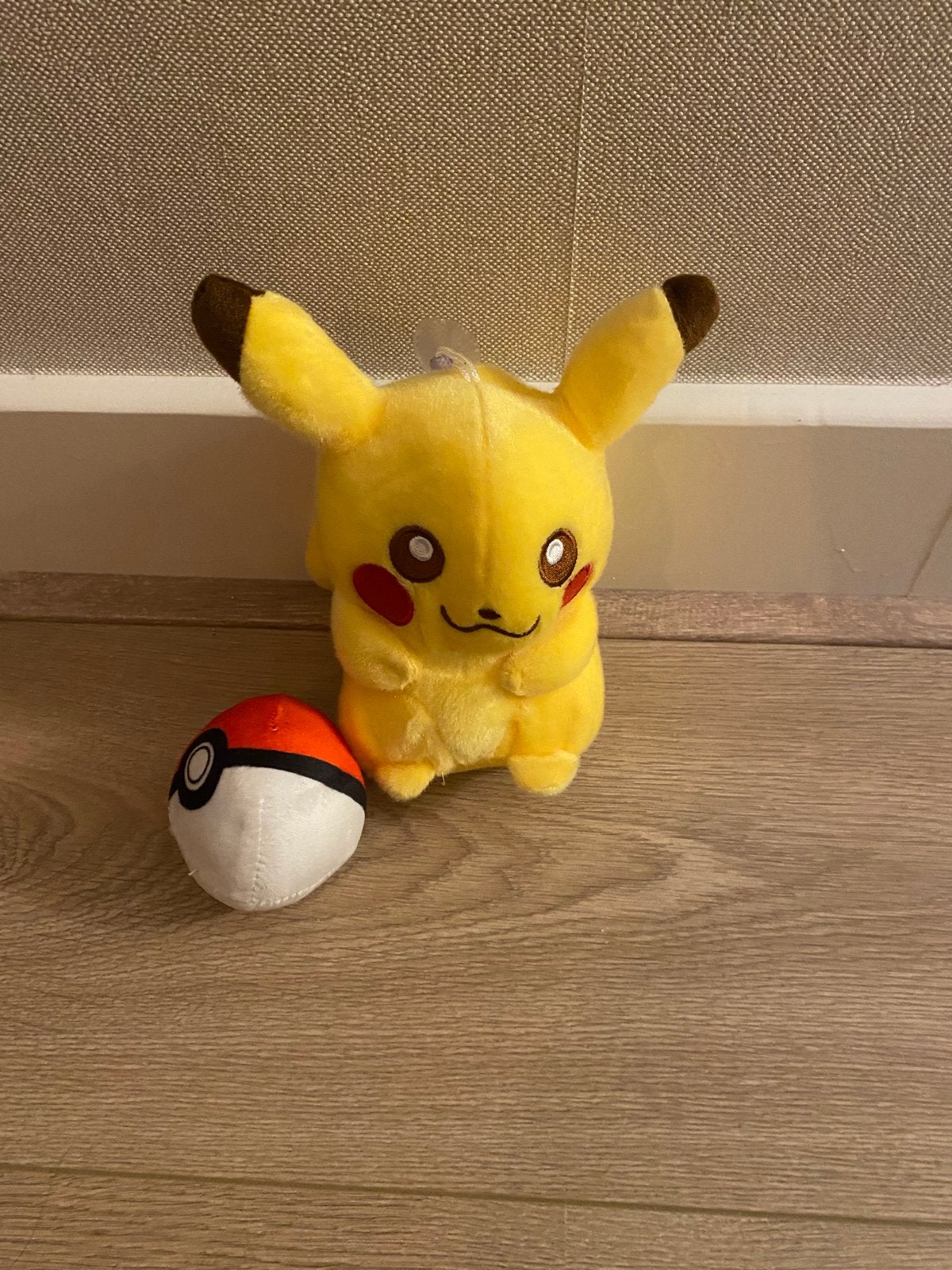 Nieuw Pokémon knuffel Pikachu (20 cm) met Pokeball, Kinderen en Baby's, Speelgoed | Knuffels en Pluche, Overige merken, Geel, Overige typen