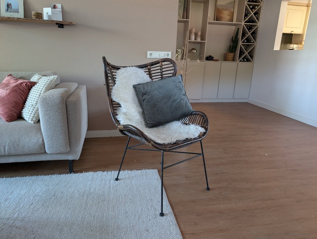 Rieten vlinderstoel Donkerbruin met stalen frame, Huis en Inrichting, Ophalen, Gebruikt, Bruin, Eén