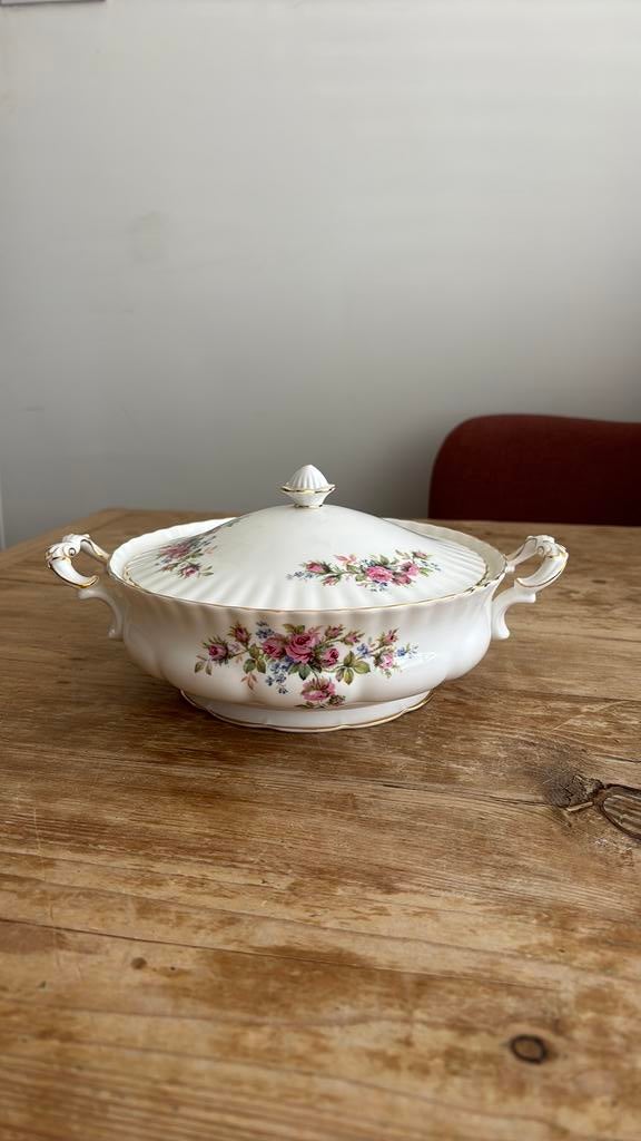 Royal Albert Moss Rose dekschaal, Antiek en Kunst, Ophalen of Verzenden