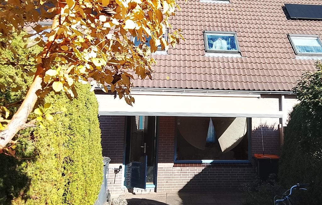Zonnescherm - 2 jaar oud, zelf demonteren voor 25 okt, Tuin en Terras, Ophalen, Zo goed als nieuw, Aluminium, 200 cm of meer