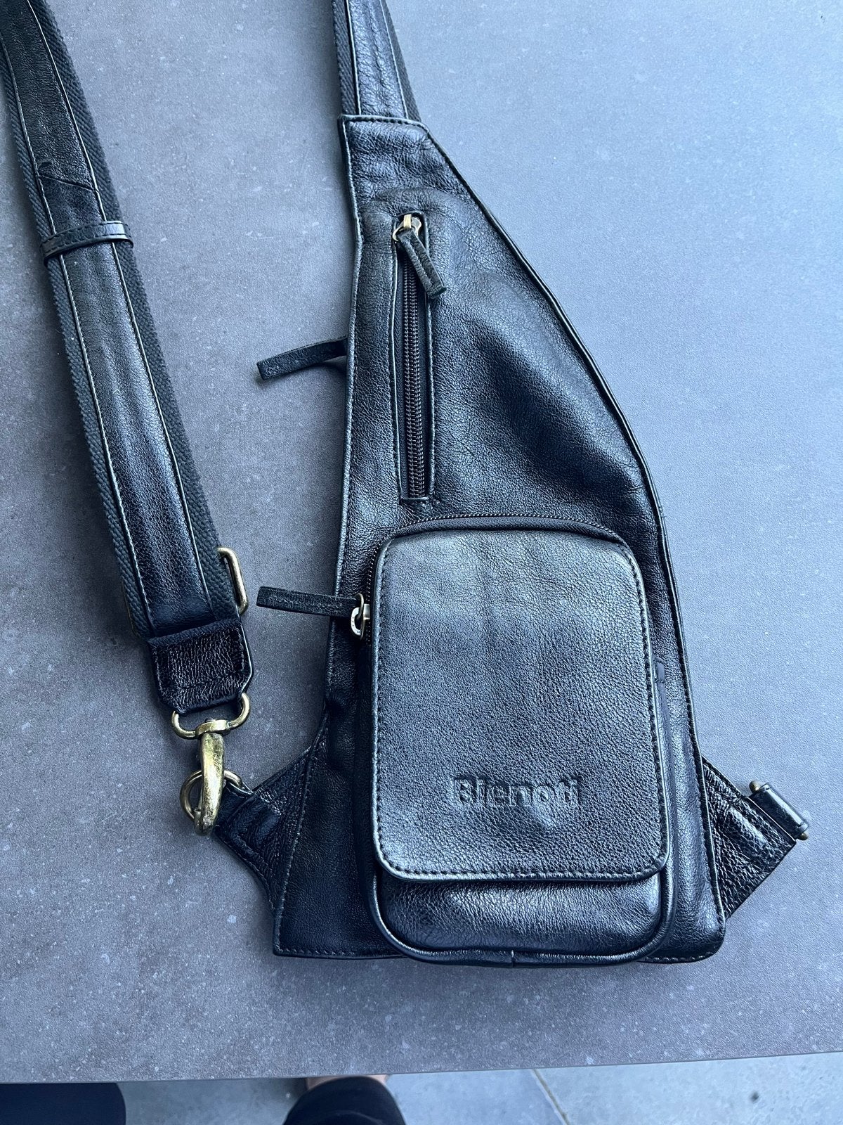 Bienoti slingbag heren echt leer zwart, Sieraden, Tassen en Uiterlijk, Tassen | Schoudertassen, Overige merken, Zwart, Ophalen of Verzenden