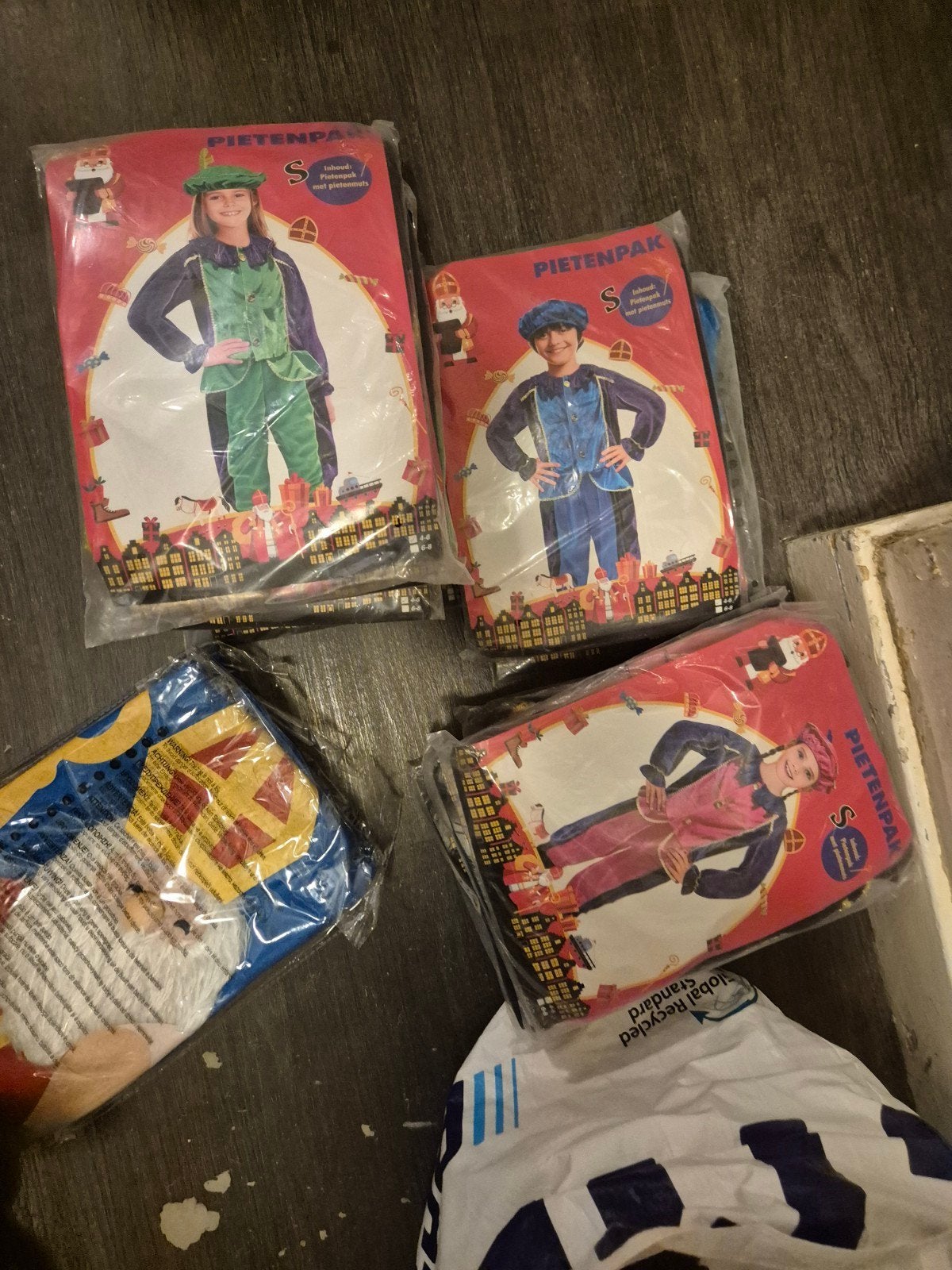 Pietenpakken leeftijd 4 tot 6 jaar en zak van Sinterklaas, Diversen, Ophalen, Nieuw
