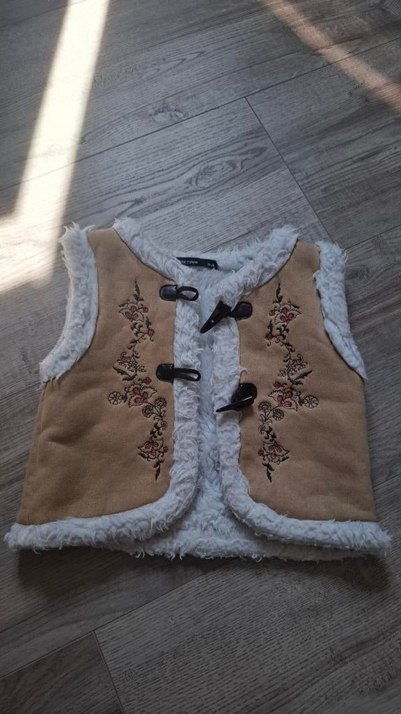 Giletje / blazer, Kinderen en Baby's, Kinderkleding | Maat 116, Overige typen, Meisje, Ophalen of Verzenden, Zo goed als nieuw
