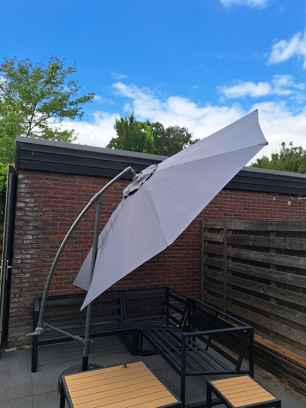 Mooie grote zweefparasol, Tuin en Terras, Ophalen, Zo goed als nieuw, 2 tot 3 meter, Zweefparasol