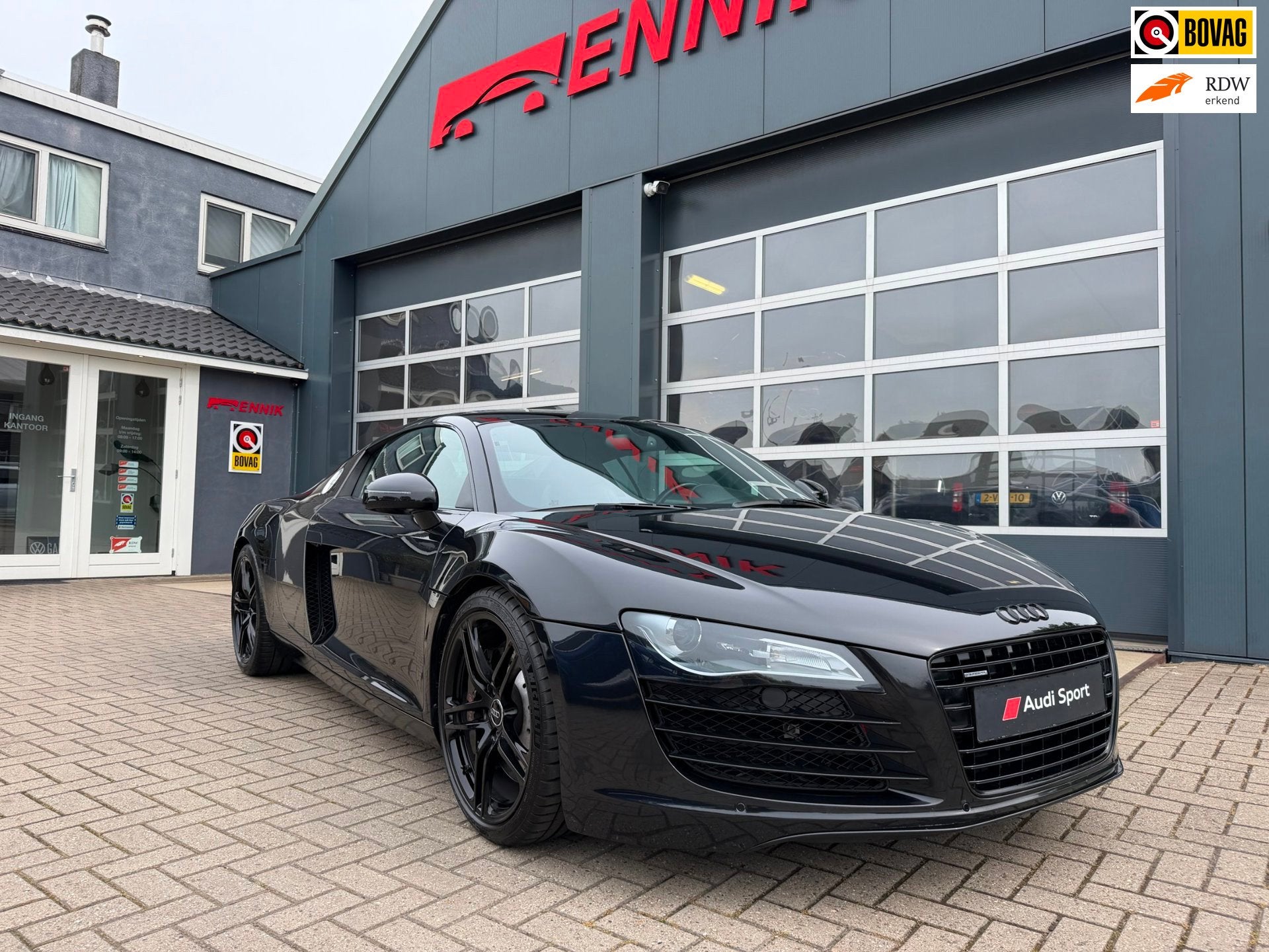 Audi R8 4.2 V8 FSI Quattro / Carbon / B&O / Alcantara / incl, Auto's, Audi, Dealer onderhouden, Gebruikt, Zwart, Leder