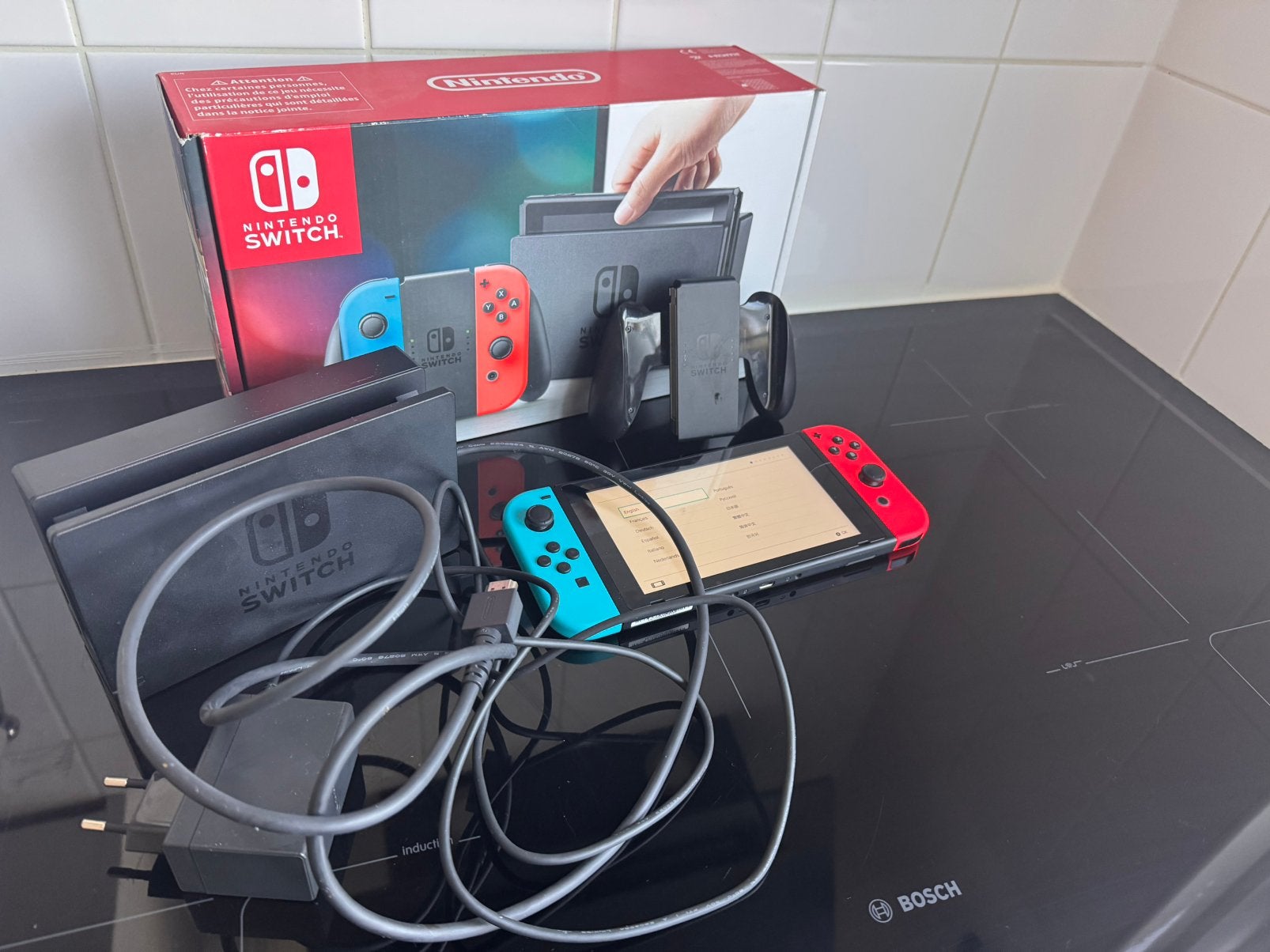 Nintendo switch met doos amper gebruikt, Ophalen of Verzenden, Zo goed als nieuw