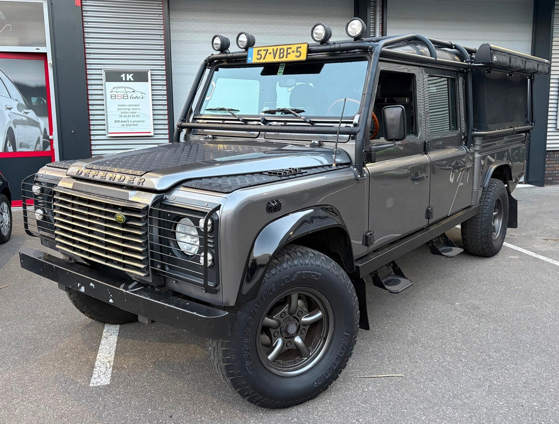 Land Rover Defender 2.5 Td5 130" Crew Cab Youngtimer Airco S, Auto's, Gebruikt, 2495 cc, 122 pk, 6 stoelen