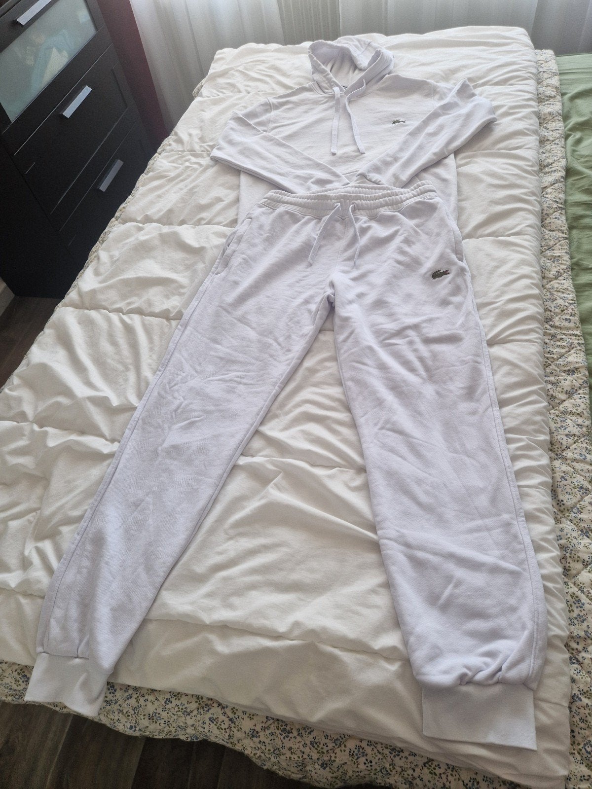 Lacoste trainingspak wit hoodie M broek M (past ook als L), Maat 48/50 (M), Ophalen of Verzenden, Gedragen, Algemeen