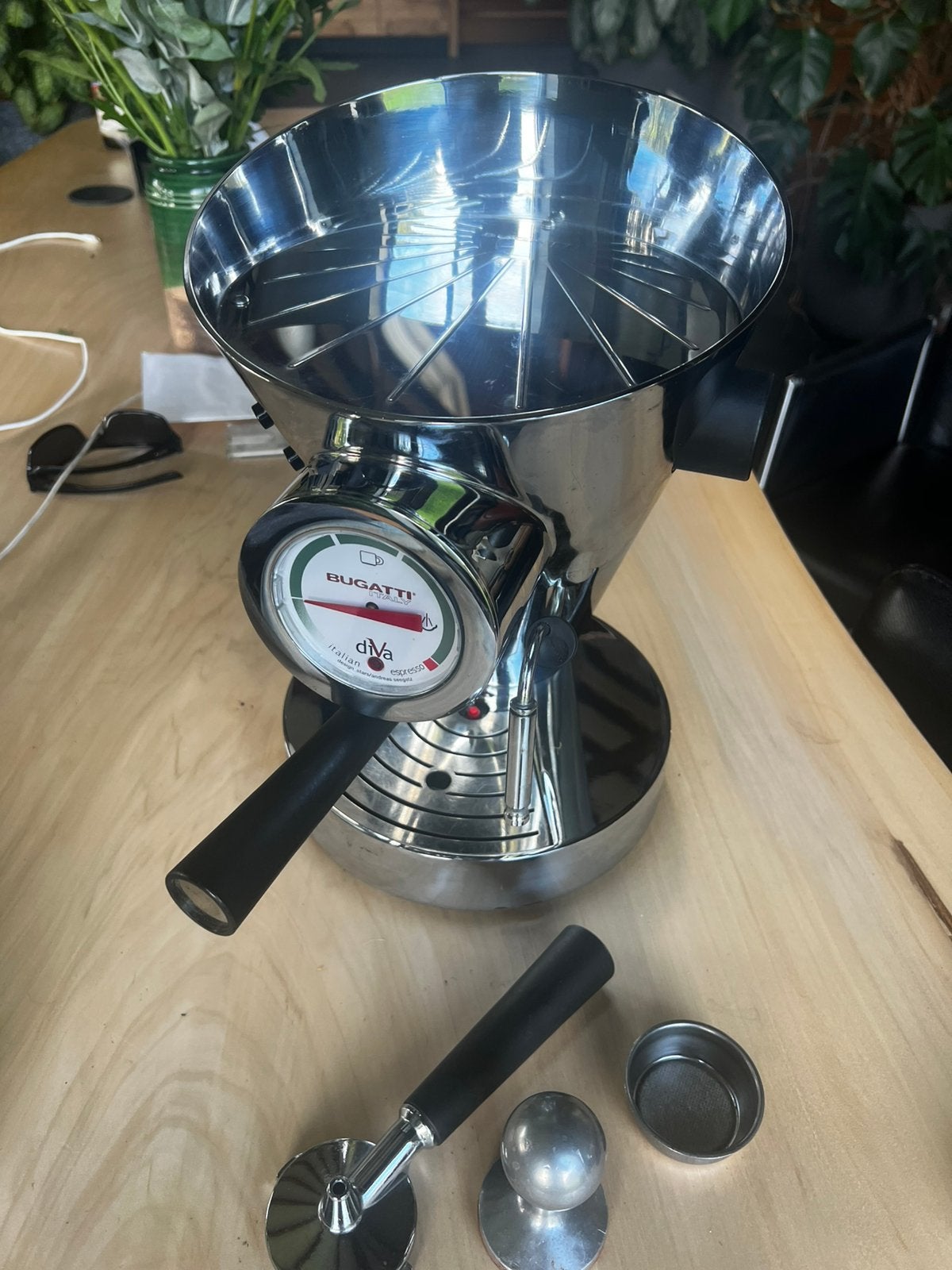 Bugatti Diva, Ophalen, Espresso apparaat, Zo goed als nieuw, Afneembaar waterreservoir