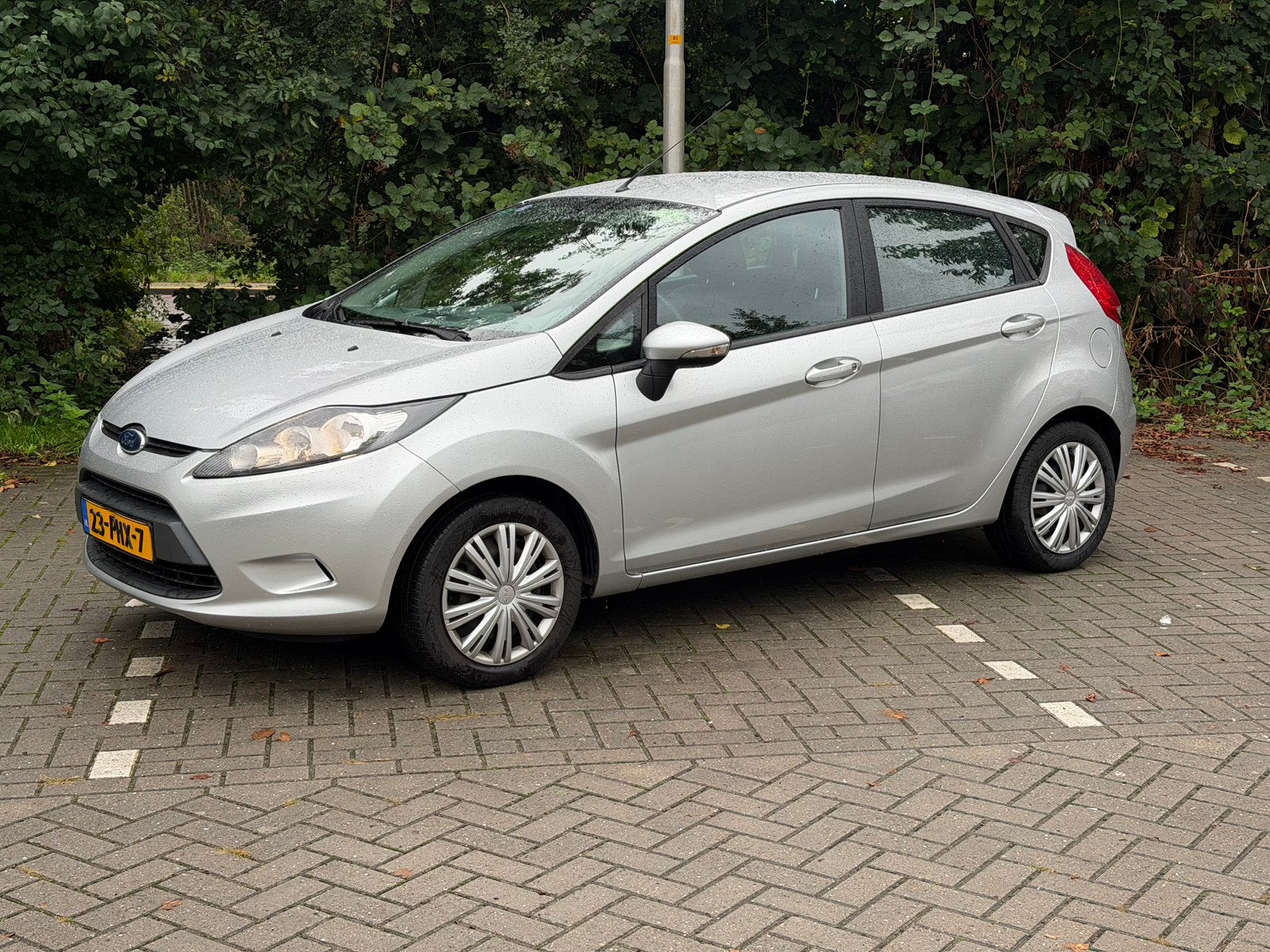 Ford Fiësta 1.25 82PK 5DR 2011 NAP Volledig onderhouden, Auto's, Voorwielaandrijving, Euro 5, Stof, 40 €/maand