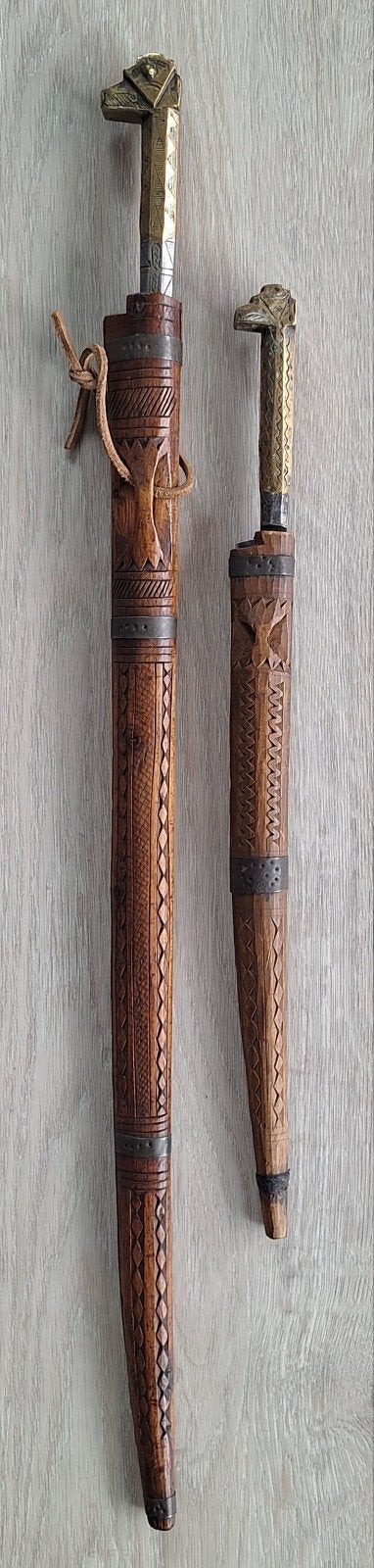 Antiek Algerijnse FLYSSA dagger en dolk., Hout, Afrika, Ophalen of Verzenden, Handgemaakt