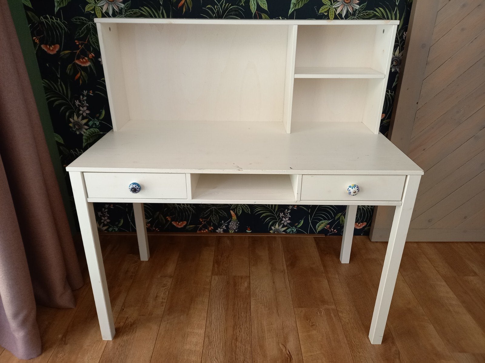 Wit bureau met opbouw en lades - opknapper, Huis en Inrichting, Bureaus, Overige typen, Gebruikt, Wit, Ophalen