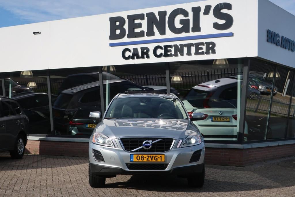 Volvo XC60 2.0 D4 Summum 2e EIG_LED_XENON_PANO_CAM_PDC_19-IN, Euro 5, 15 km/l, Gebruikt, Zwart