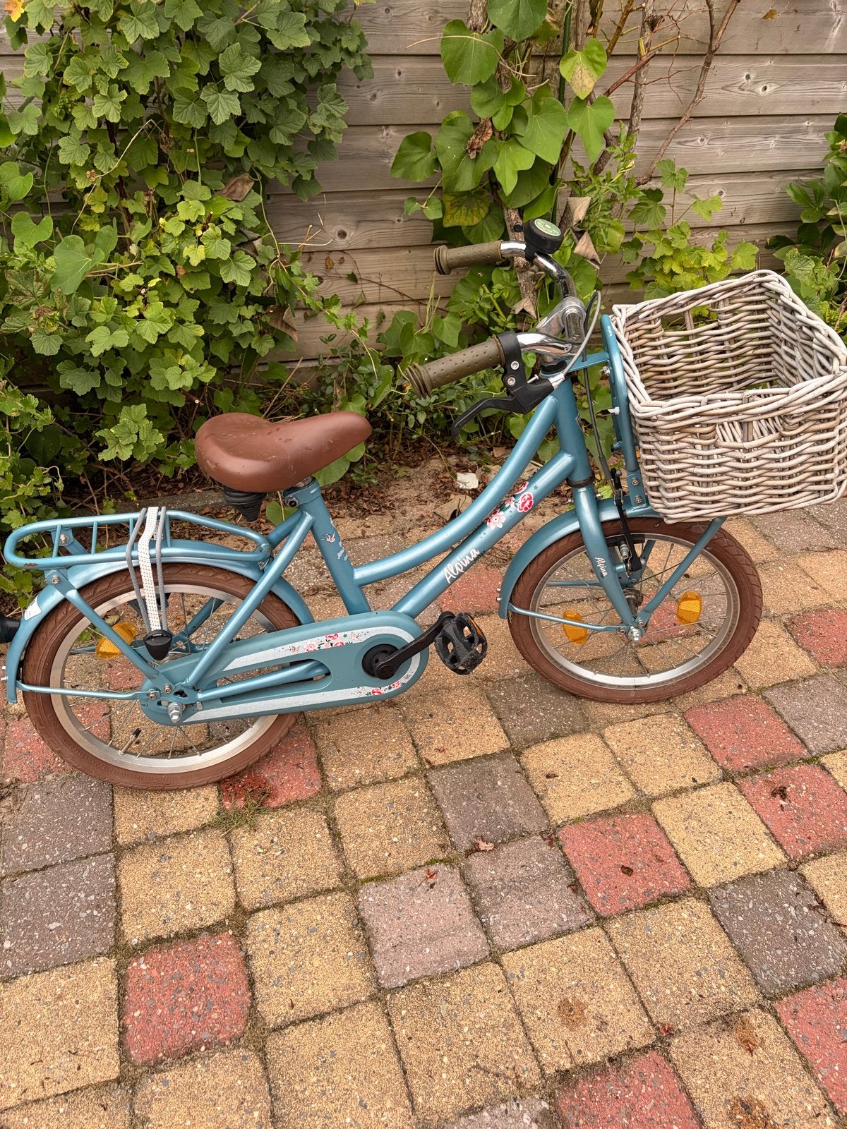 Alpina kinderfiets 16 inch met mand, Ophalen, Gebruikt, 16 tot 20 inch