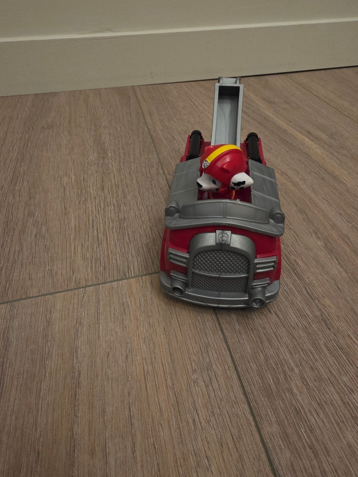 Paw Patrol Marshall Brandweerwagen Ride-on Auto, Ophalen of Verzenden, Gebruikt