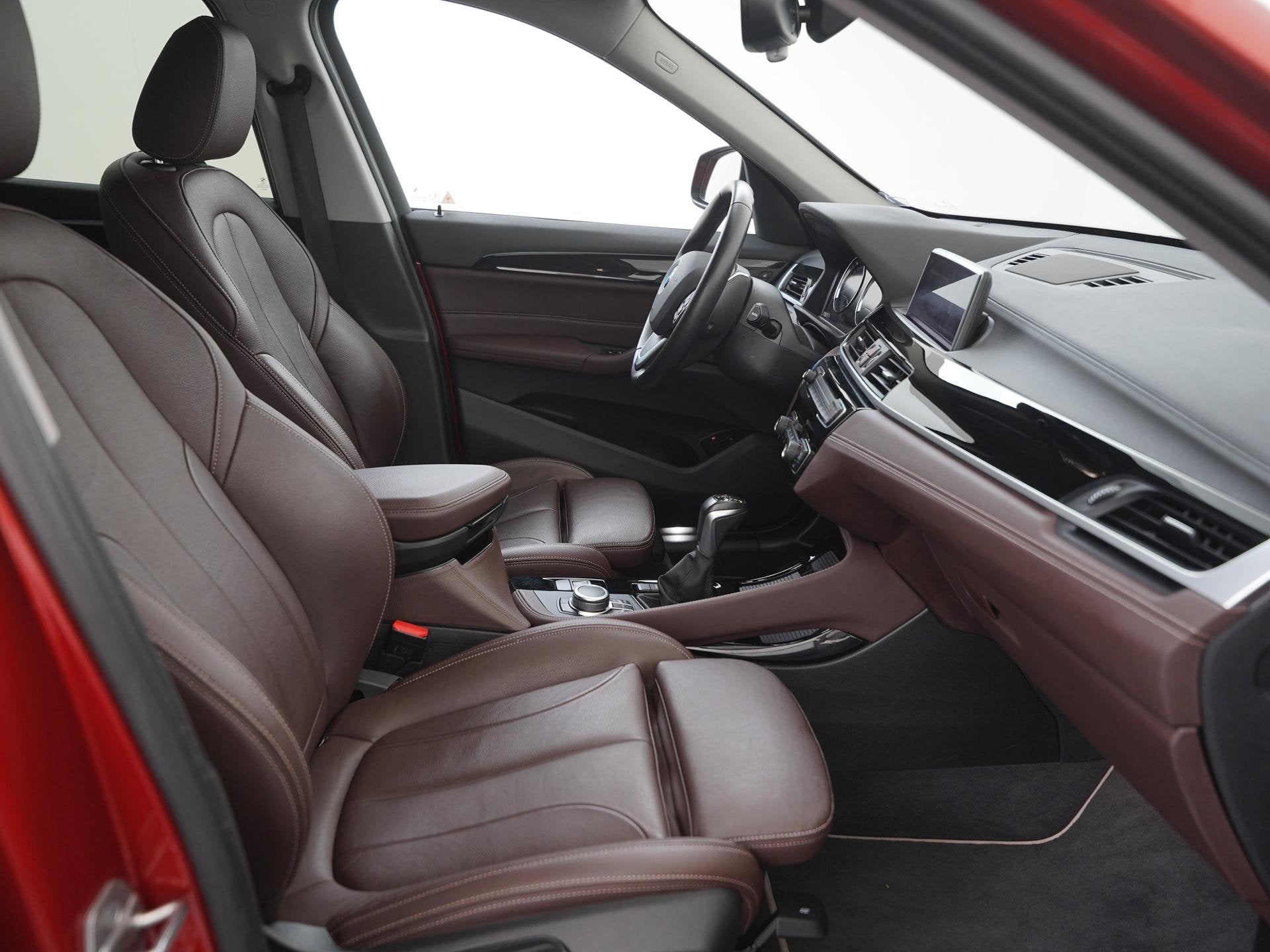 BMW X1 xDrive25e High Executive PHEV | Trekhaak | Leder | Zo, Gebruikt, Overige kleuren, Vierwielaandrijving, Hybride Elektrisch/Benzine