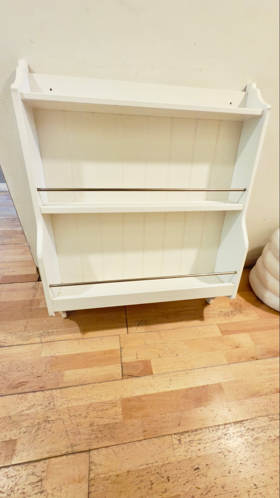 Wit wandrek bordenrek Ikea Tornviken, Ophalen, Hout, Gebruikt, Landelijk