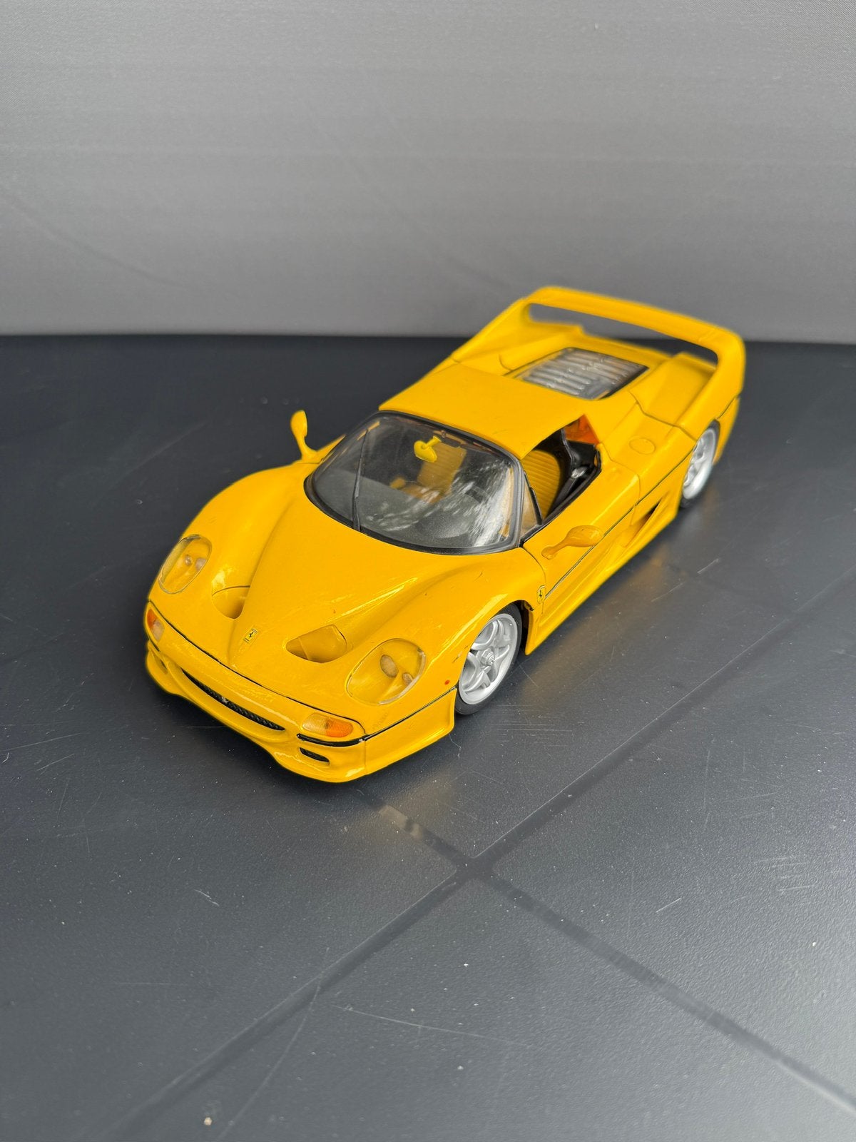 Ferrari F50 1/18 Maisto, Hobby en Vrije tijd, Modelauto's | 1:18, Ophalen of Verzenden, Zo goed als nieuw