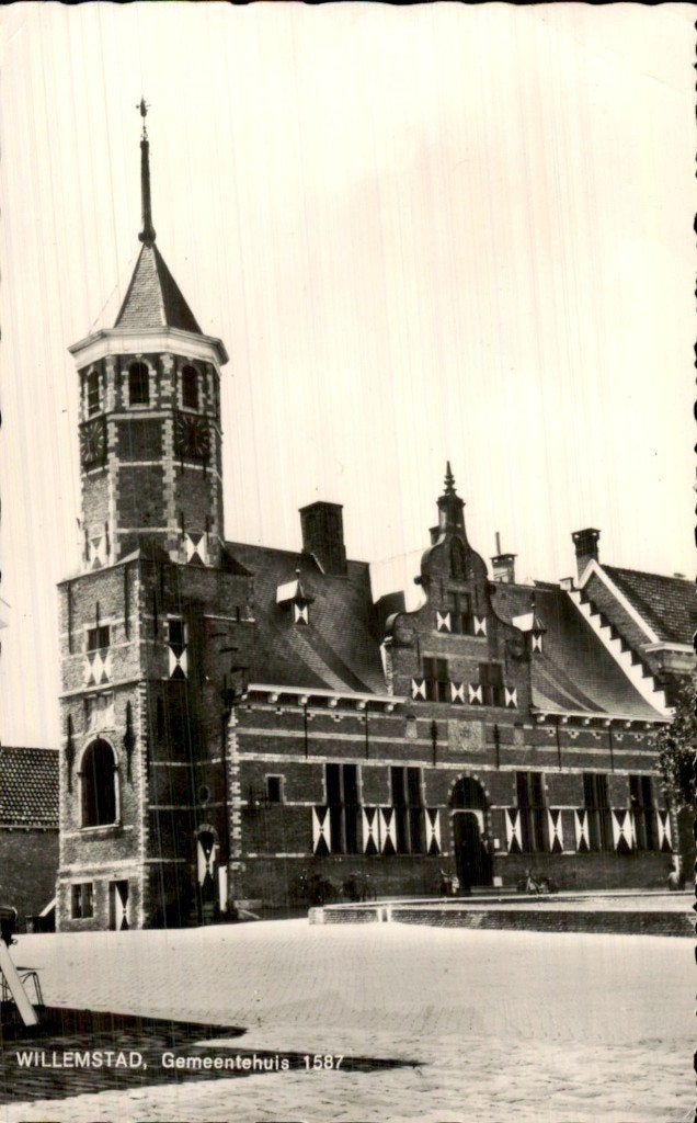 WILLEMSTAD - Gemeentehuis - 1587, Ophalen of Verzenden, 1980 tot heden, Gelopen, Noord-Brabant