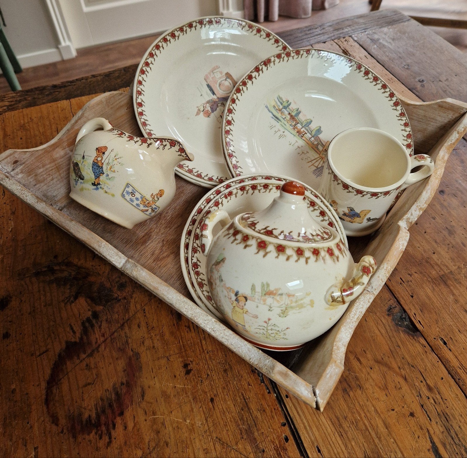 Sarreguemines enfant Richard, Antiek en Kunst, Antiek | Servies los, Ophalen of Verzenden
