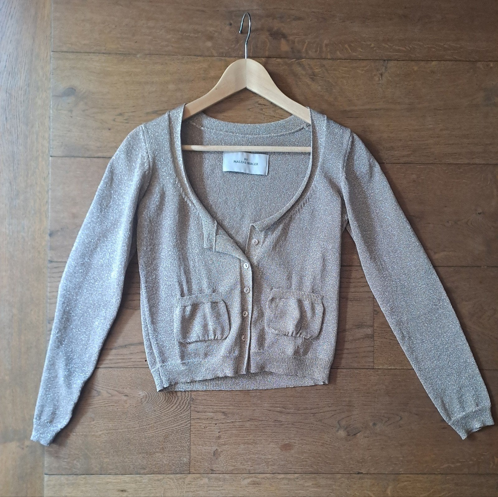 By Malene Birger vestje goudkleurig S, Ophalen of Verzenden, Zo goed als nieuw, By Malene Birger, Lange mouw