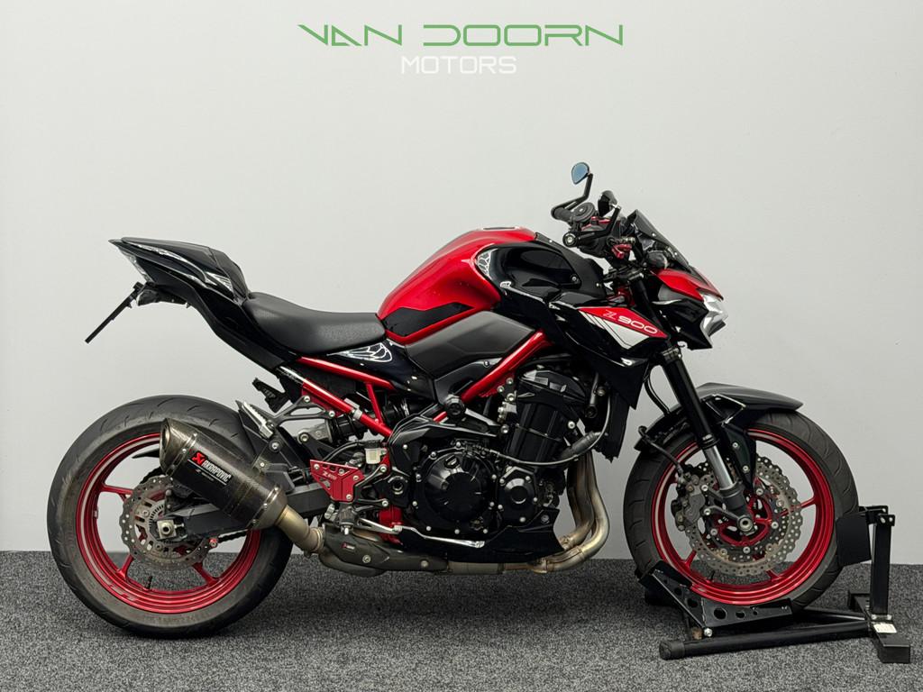 Kawasaki Z900 Performance | Akrapovic | Bar-End Spiegels | 2, Motoren, Motoren | Kawasaki, Info@vandoornmotors.nl, Bedrijf, Meer dan 35 kW