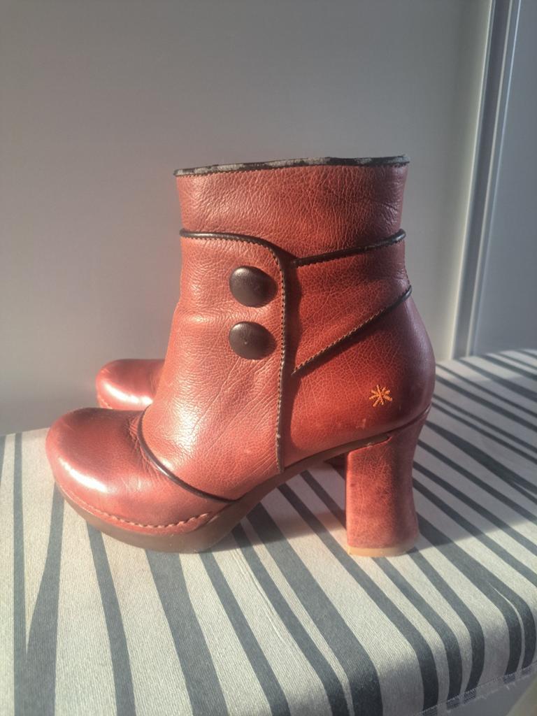 El naturalista laarsje leer, Kleding | Dames, Schoenen, Ophalen of Verzenden, Zo goed als nieuw, Zwart