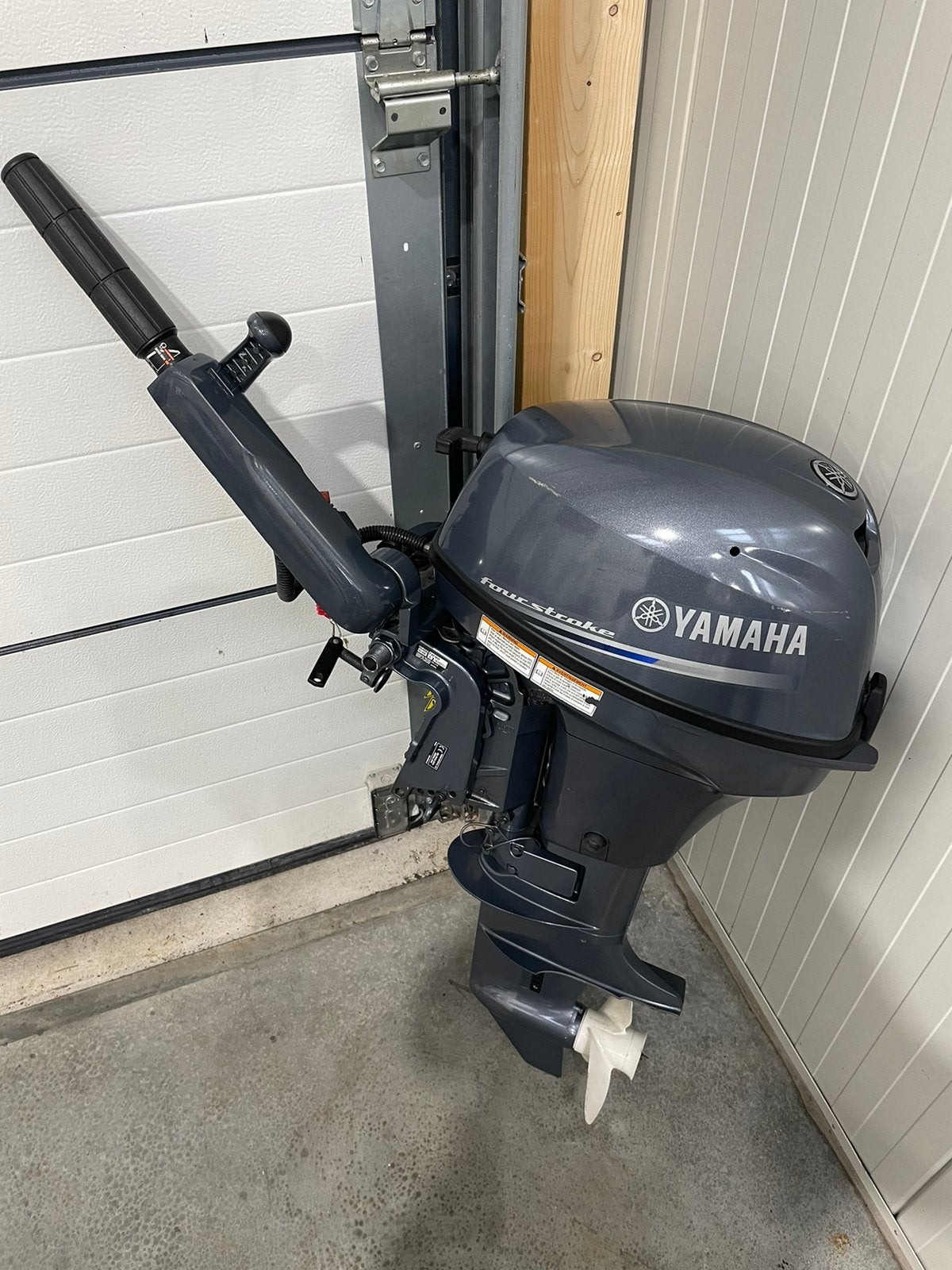 Buitenboordmotor yamaha 8 met tank, Watersport en Boten, Ophalen, 5 tot 10 pk, Viertaktmotor, Zo goed als nieuw