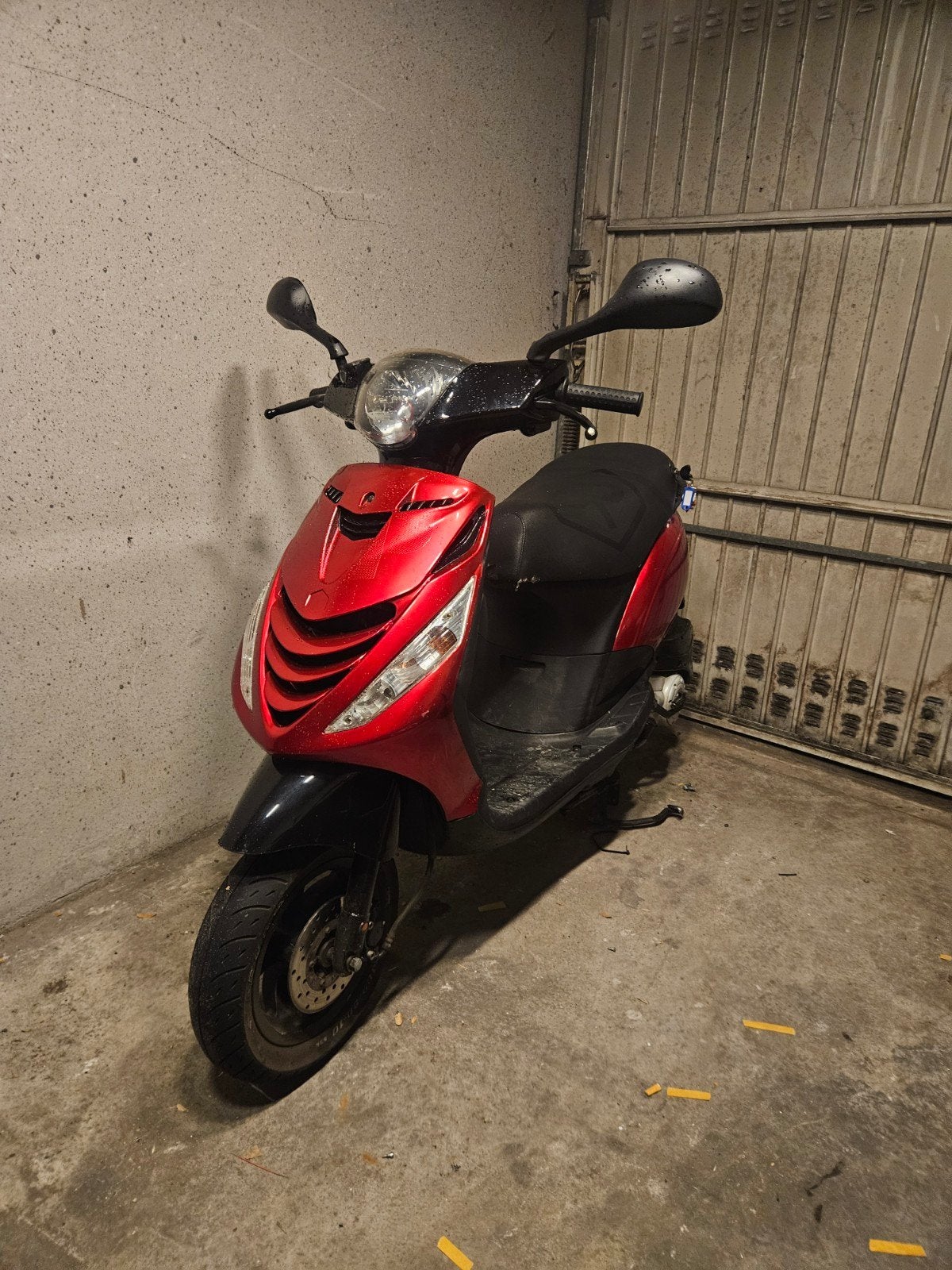 Piaggio Zip 2014 – Geel kenteken | Vernieuwd & aangepast, Fietsen en Brommers, Scooters | Piaggio, Maximaal 45 km/u, Zip, Ophalen of Verzenden